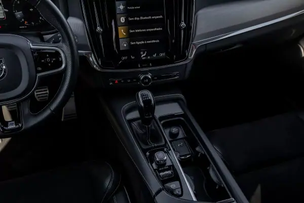 Volvo V90 2018 - 21990 EUR, 184000 km - AUTO.MOTO.pt - 184000km - foto 17 de 38