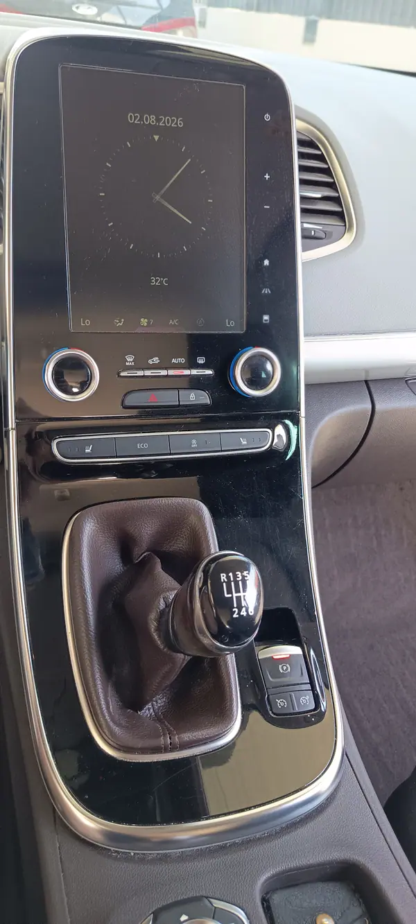 Renault Espace 2016 - 19500 EUR, 165000 km - AUTO.MOTO.pt - 165000km - foto 7 de 15