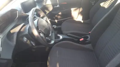 Peugeot 208 2022 - 13565 EUR, 63583 km - AUTO.MOTO.pt - 63583km - foto 33 de 37