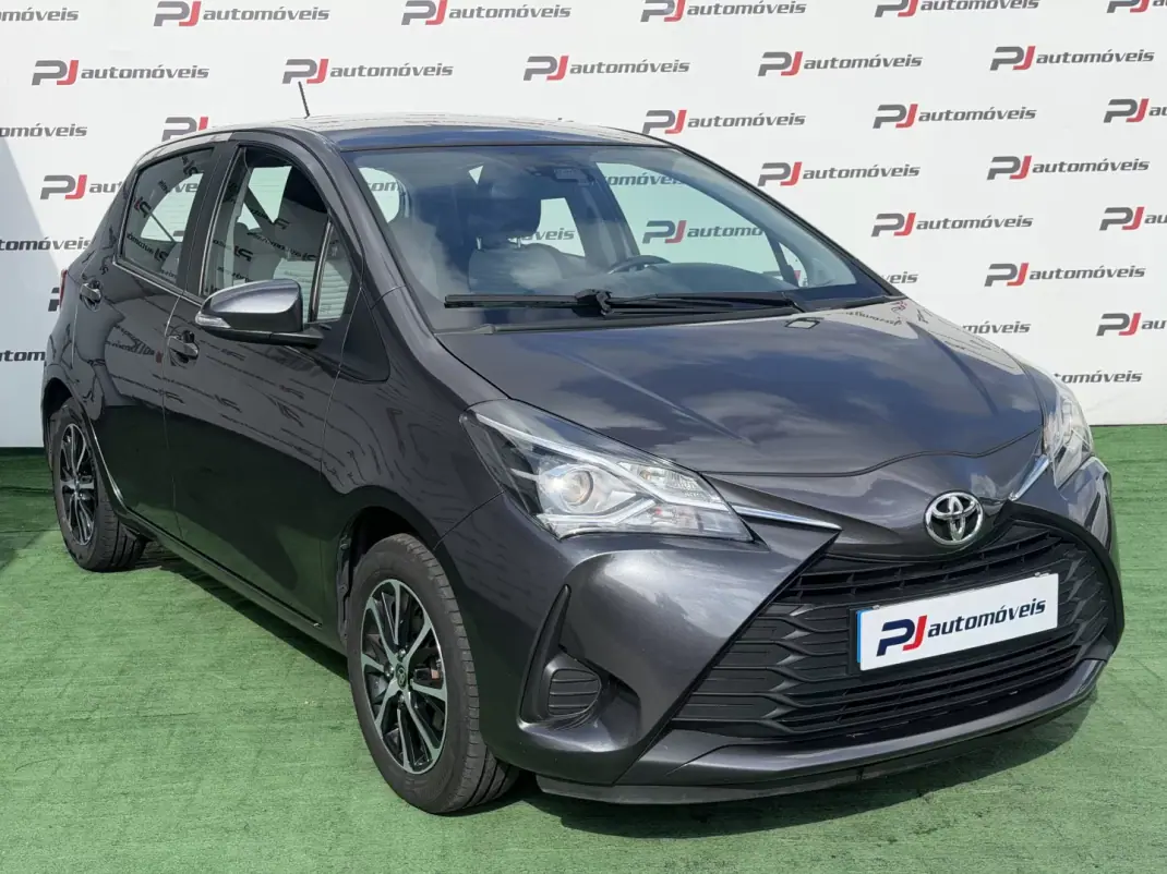 Toyota Yaris 2020 - 12990 EUR, 110000 km - AUTO.MOTO.pt - 110000km - foto 4 de 22