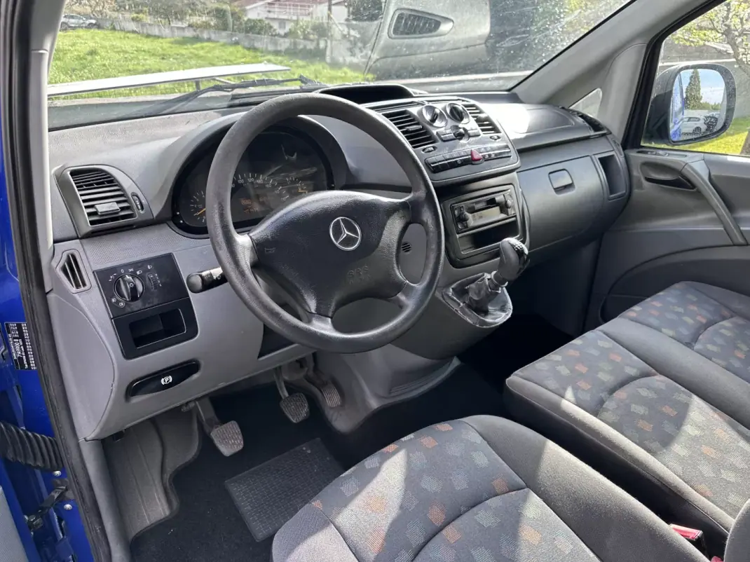 Mercedes-Benz VITO 111 CDI -LONGA 2005 - 6250 EUR, 400000 km - AUTO.MOTO.pt - 400000km - foto 12 de 25