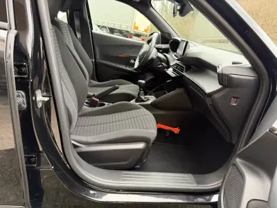 Peugeot 2008 2023 - 20900 EUR, 101000 km - AUTO.MOTO.pt - 101000km - foto 11 de 13