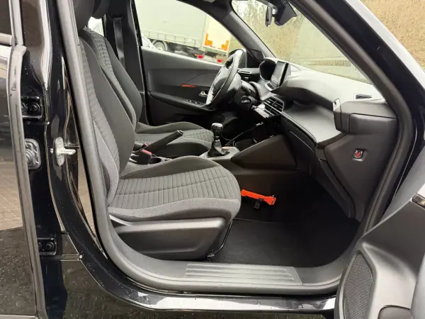 Peugeot 2008 2023 - 20900 EUR, 101000 km - AUTO.MOTO.pt - 101000km - foto 11 de 13