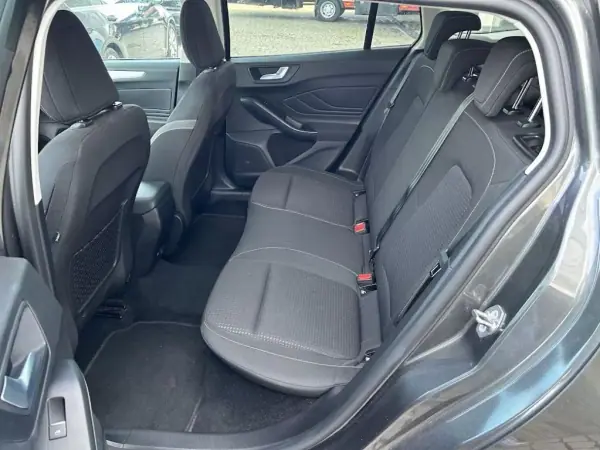 Ford Focus SW 2019 - 16990 EUR, 75880 km - AUTO.MOTO.pt - 75880km - foto 7 de 15