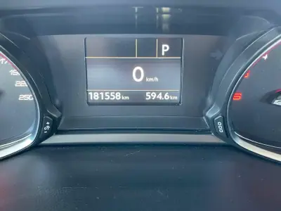 Peugeot 308 2019 - 11900 EUR, 181000 km - AUTO.MOTO.pt - 181000km - foto 13 de 13