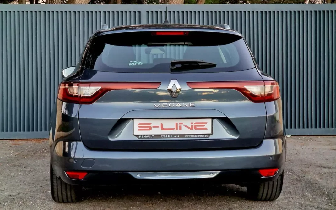 Renault Mégane Sport Tourer 2019 - 15990 EUR, 80068 km - AUTO.MOTO.pt - 80068km - foto 7 de 24