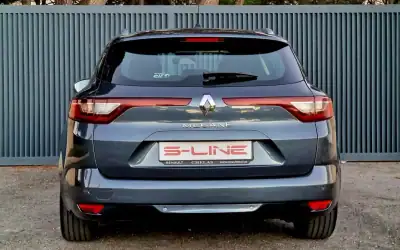 Renault Mégane Sport Tourer 2019 - 15990 EUR, 80068 km - AUTO.MOTO.pt - 80068km - foto 7 de 24