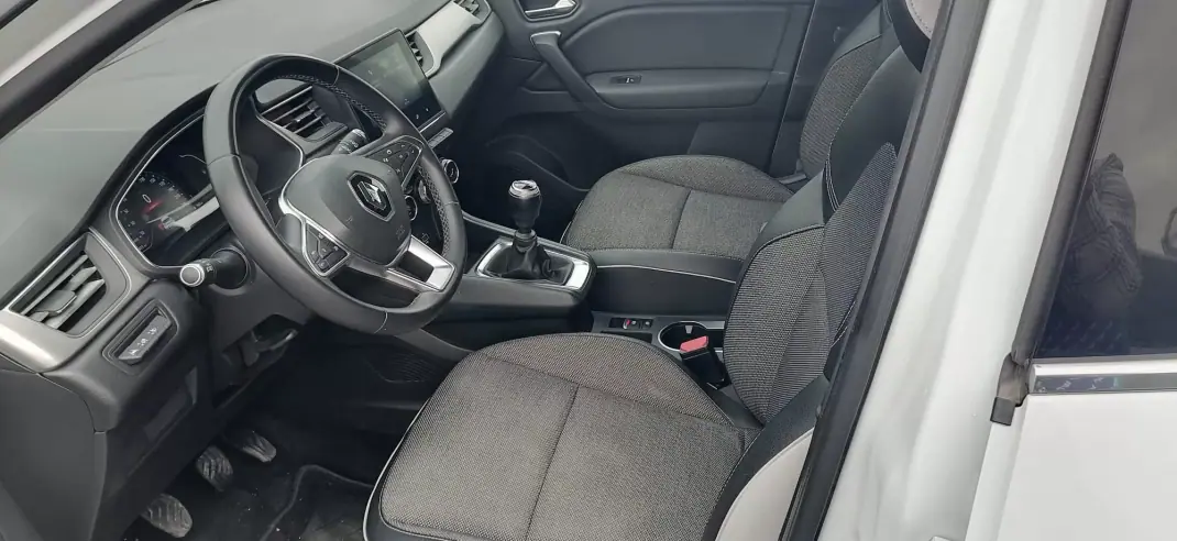 Renault Captur 2021 - 16900 EUR, 98000 km - AUTO.MOTO.pt - 98000km - foto 5 de 9