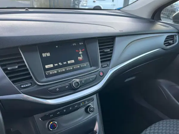 Opel Astra 2016 - 13990 EUR, 190000 km - AUTO.MOTO.pt - 190000km - foto 21 de 33