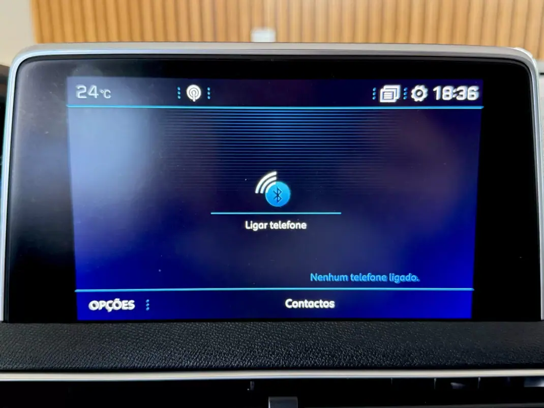 Peugeot 3008 2017 - 18500 EUR, 155000 km - AUTO.MOTO.pt - 155000km - foto 52 de 112