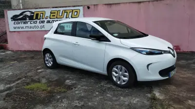 Renault Zoe 2019 - 12500 EUR, 70000 km - AUTO.MOTO.pt - 70000km - foto 3 de 28