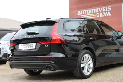 Volvo V60 2021 - 24990 EUR, 154000 km - AUTO.MOTO.pt - 154000km - foto 13 de 30