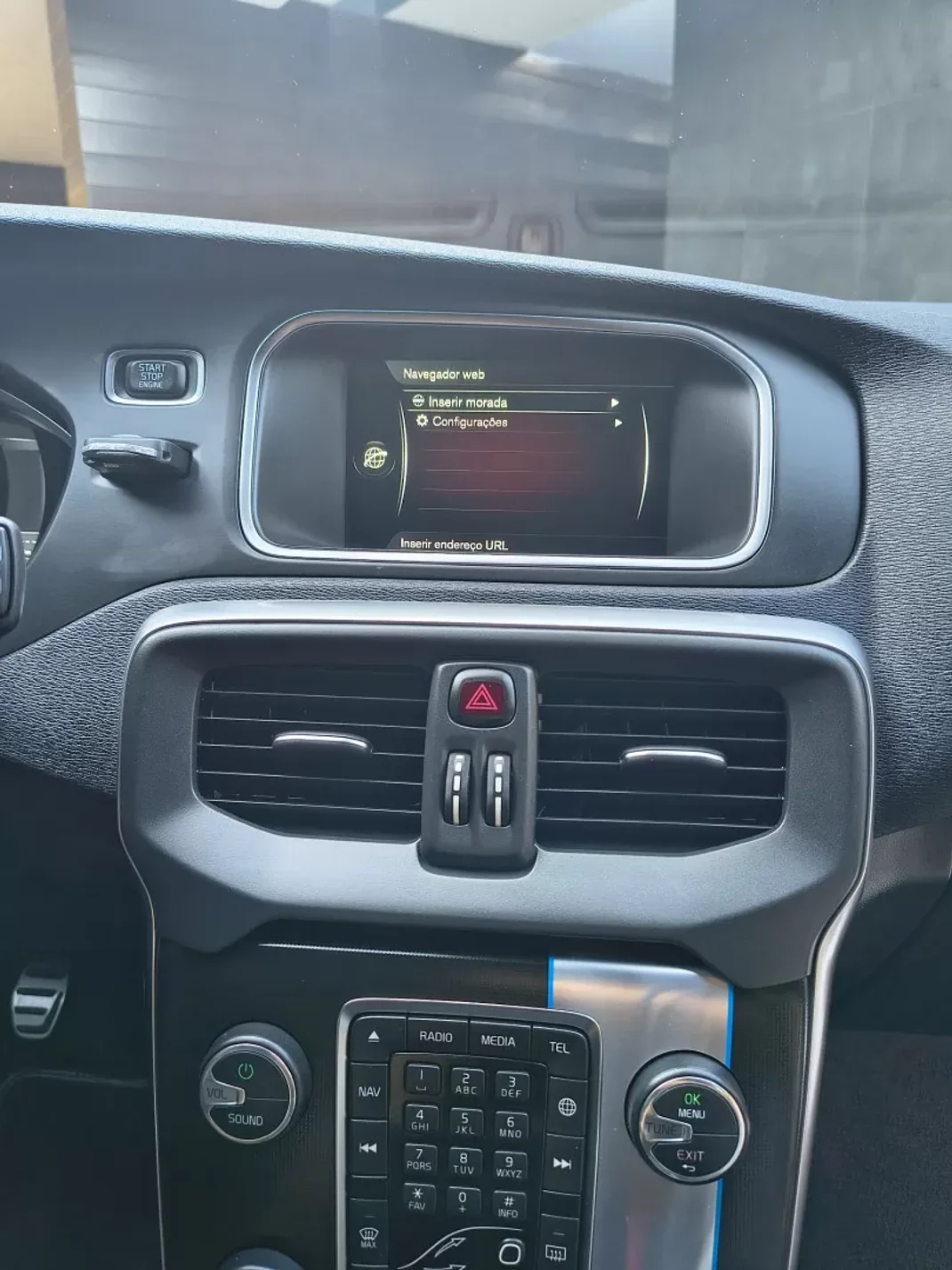 Volvo V40 2015 - 13900 EUR, 181000 km - AUTO.MOTO.pt - 181000km - foto 15 de 28