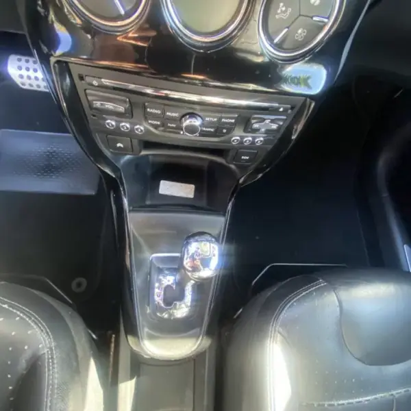 Citroën DS3 2013 - 14990 EUR, 156000 km - AUTO.MOTO.pt - 156000km - foto 11 de 26