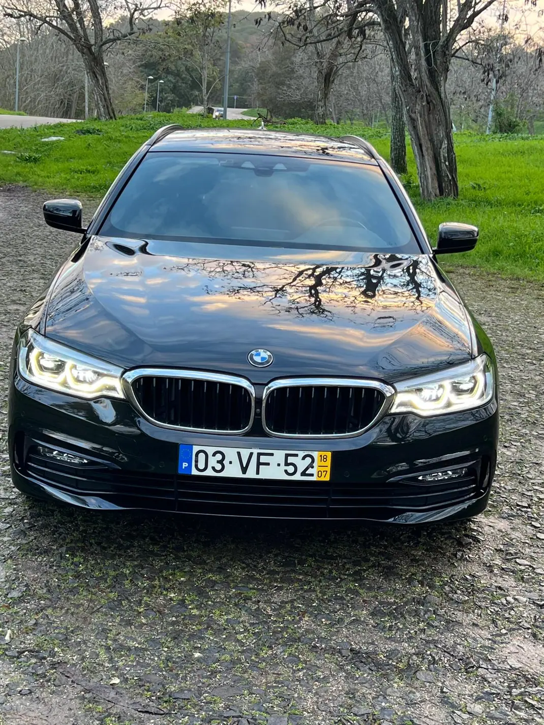 BMW 520 2018 - 26300 EUR, 85000 km - AUTO.MOTO.pt - 85000km - foto 1 de 9