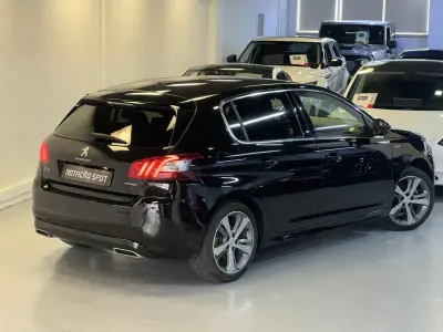 Peugeot 308 2017 - 10990 EUR, 120000 km - AUTO.MOTO.pt - 120000km - foto 14 de 35