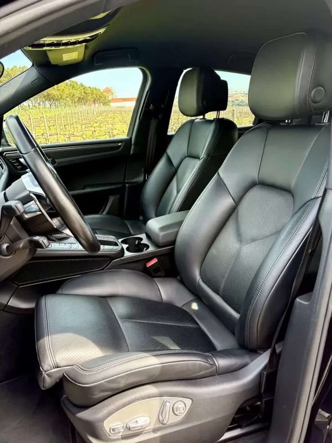 Porsche Macan 2018 - 44900 EUR, 109467 km - AUTO.MOTO.pt - 109467km - foto 12 de 27