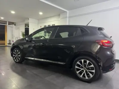 Renault Clio 2020 - 13250 EUR, 80000 km - AUTO.MOTO.pt - 80000km - foto 4 de 11
