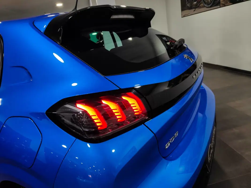 Peugeot 208 2019 - 14500 EUR, 90000 km - AUTO.MOTO.pt - 90000km - foto 15 de 60