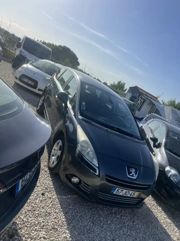 Peugeot 5008 2010 - 7250 EUR, 203000 km - AUTO.MOTO.pt - 203000km - foto 2 de 7