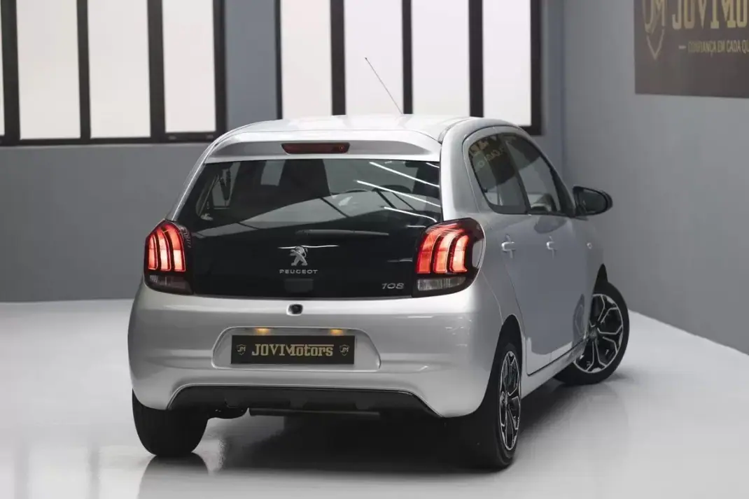 Peugeot 108 2017 - 9500 EUR, 49390 km - AUTO.MOTO.pt - 49390km - foto 37 de 45