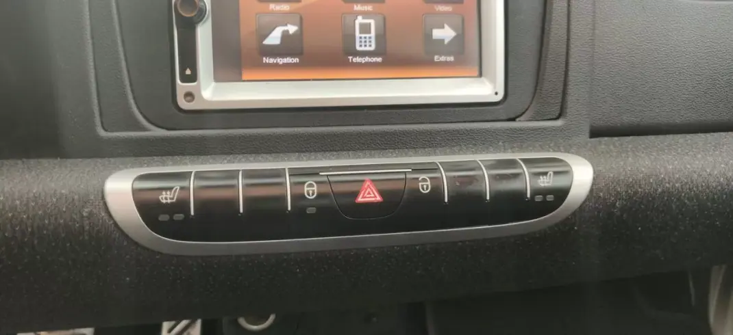 Smart Fortwo Cabrio 2010 - 6990 EUR, 155500 km - AUTO.MOTO.pt - 155500km - foto 35 de 37