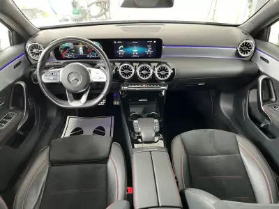 Mercedes-Benz A 180 Limousine 2021 - 25900 EUR, 131000 km - AUTO.MOTO.pt - 131000km - foto 13 de 16