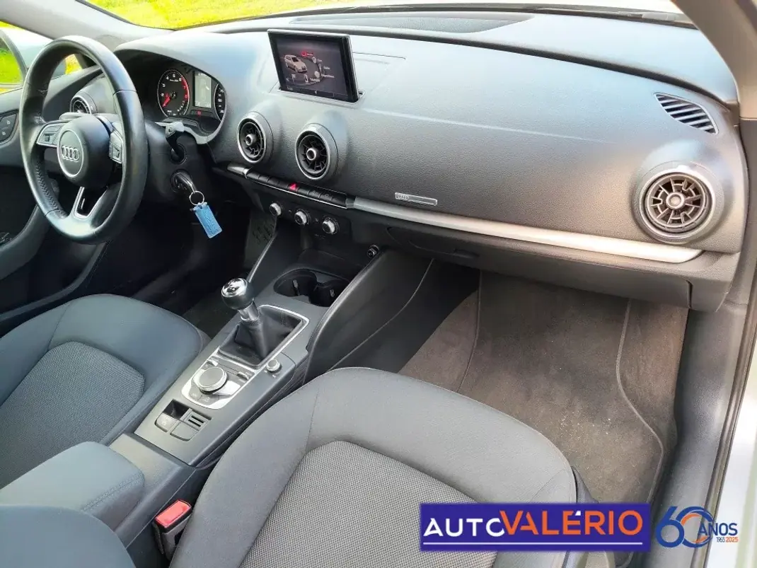 Audi A3 Sportback 2019 - 18950 EUR, 88596 km - AUTO.MOTO.pt - 88596km - foto 28 de 34