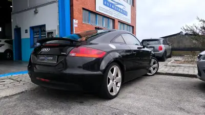 Audi TT Coupé 2006 - 11900 EUR, 198000 km - AUTO.MOTO.pt - 198000km - foto 6 de 12