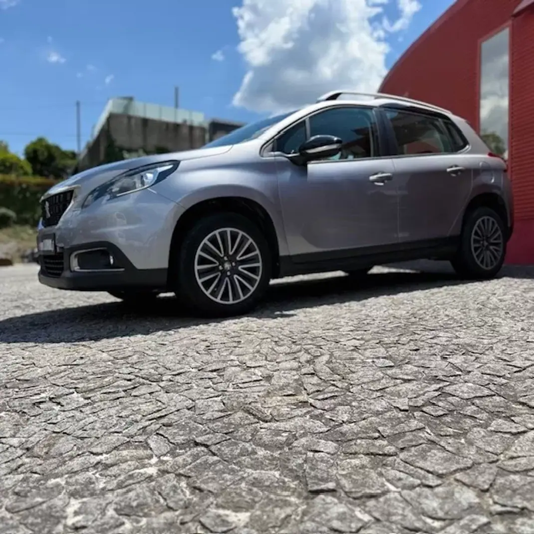 Peugeot 2008 2019 - 15900 EUR, 110000 km - AUTO.MOTO.pt - 110000km - foto 5 de 16