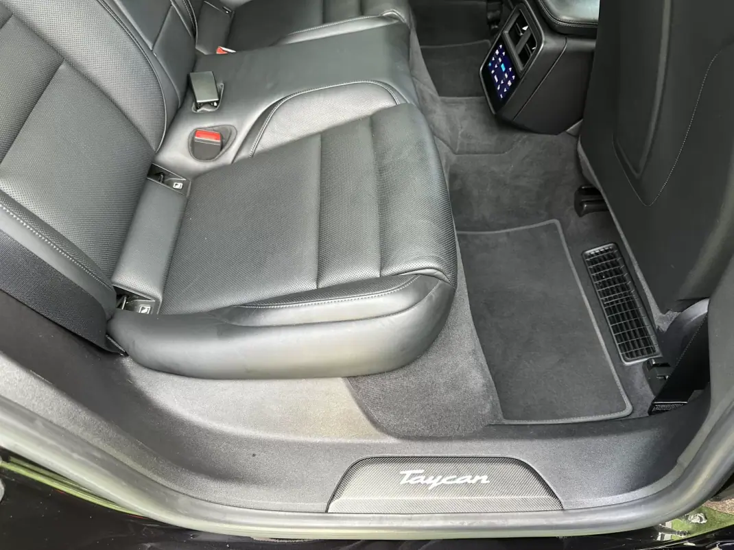 Porsche Taycan 2021 - 99900 EUR, 66000 km - 66000km - foto 62 de 71