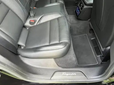 Porsche Taycan 2021 - 99900 EUR, 66000 km - AUTO.MOTO.pt - 66000km - foto 62 de 71