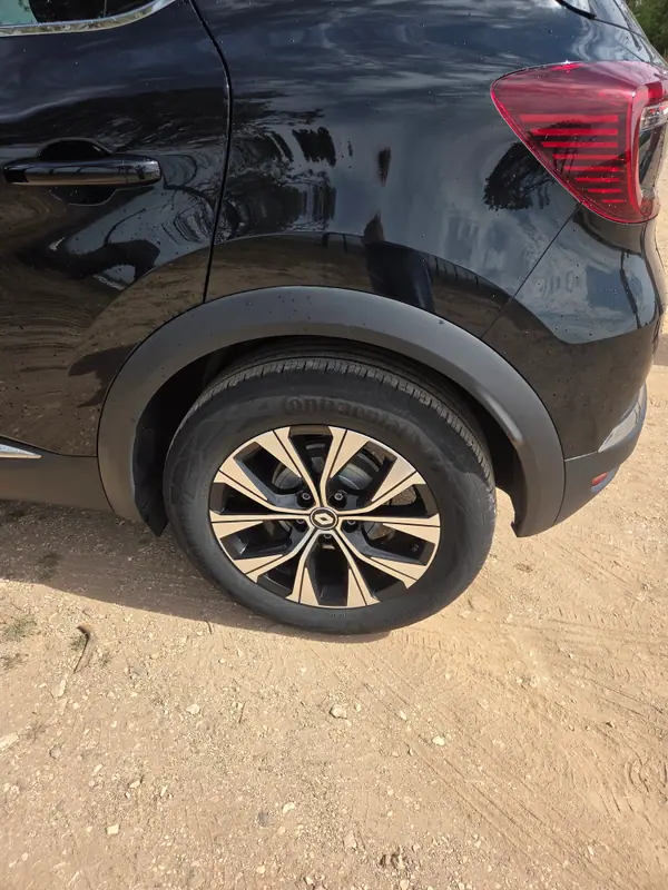 Renault Captur 2022 - 17500 EUR, 63000 km - AUTO.MOTO.pt - 63000km - foto 4 de 7