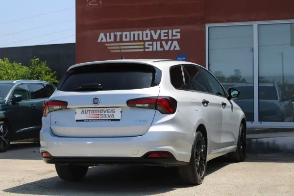 Fiat Tipo Station Wagon 2021 - 9990 EUR, 192500 km - AUTO.MOTO.pt - 192500km - foto 12 de 25