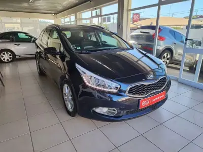 Kia Ceed SW 2015 - 8990 EUR, 144200 km - AUTO.MOTO.pt - 144200km - foto 2 de 35