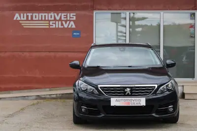 Peugeot 308 SW 2020 - 14990 EUR, 130000 km - AUTO.MOTO.pt - 130000km - foto 4 de 25
