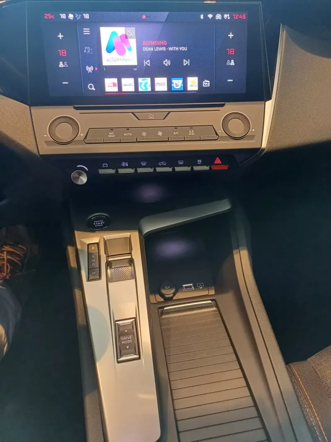 Peugeot 308 SW 2025 - 29750 EUR, 5900 km - AUTO.MOTO.pt - 5900km - foto 15 de 26