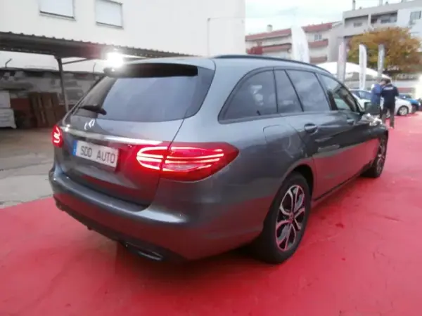Mercedes-Benz C 180 2017 - 24900 EUR, 141265 km - AUTO.MOTO.pt - 141265km - foto 9 de 40