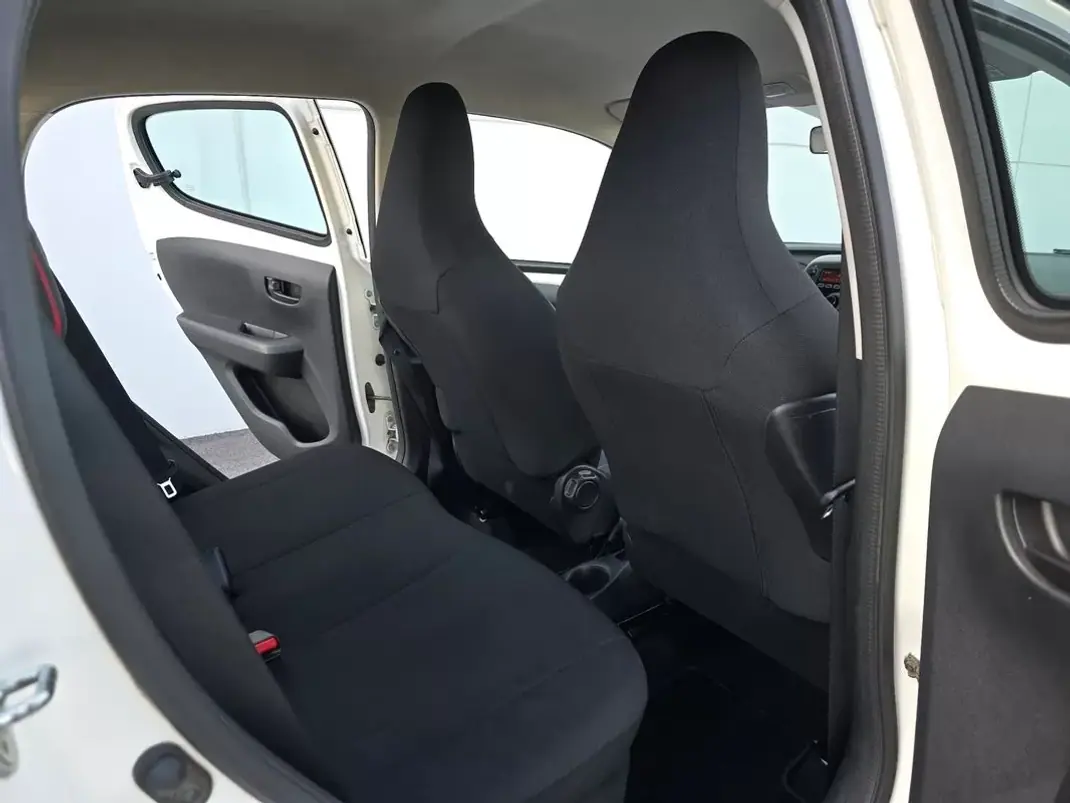 Peugeot 108 2014 - 6750 EUR, 58030 km - AUTO.MOTO.pt - 58030km - foto 21 de 28