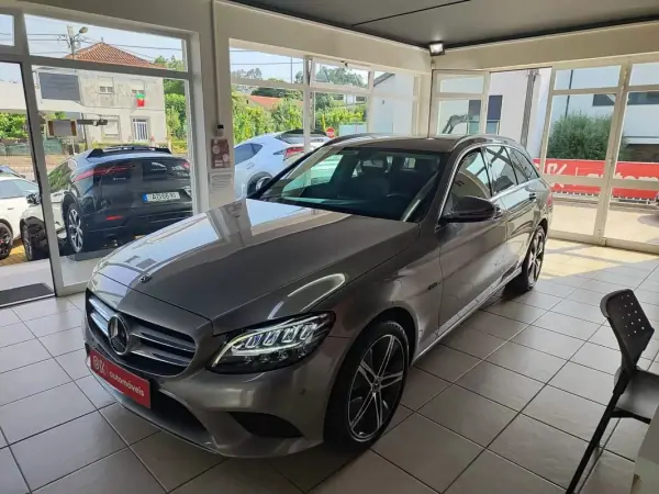 Mercedes-Benz C 300 2020 - 25750 EUR, 107000 km - AUTO.MOTO.pt - 107000km - foto 5 de 42