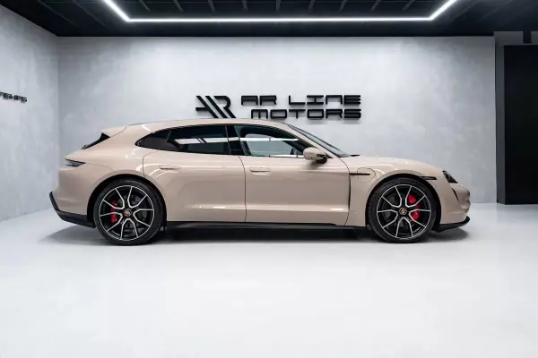 Porsche Taycan Sport Turismo 2023 - 76950 EUR, 24000 km - AUTO.MOTO.pt - 24000km - foto 8 de 60