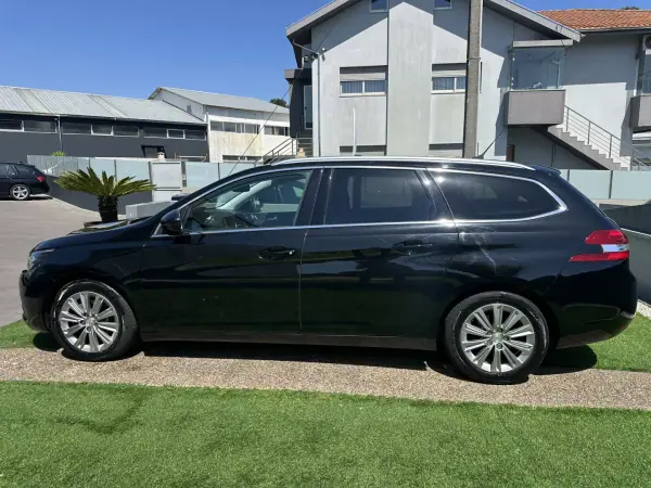Peugeot 308 SW 2020 - 16000 EUR, 130000 km - AUTO.MOTO.pt - 130000km - foto 18 de 57