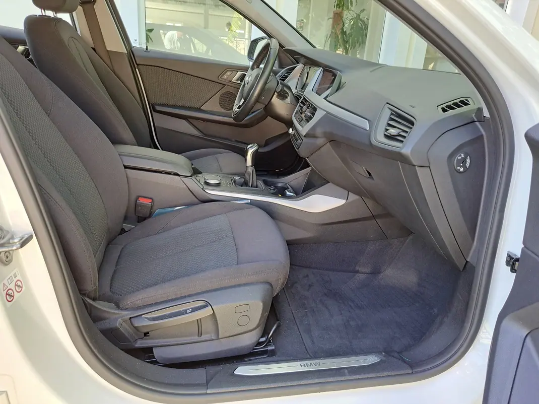BMW 116 2020 - 22500 EUR, 73000 km - AUTO.MOTO.pt - 73000km - foto 10 de 15