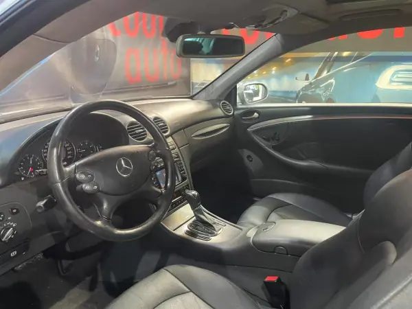 Mercedes-Benz CLK 220 2005 - 10999 EUR, 223000 km - AUTO.MOTO.pt - 223000km - foto 29 de 44