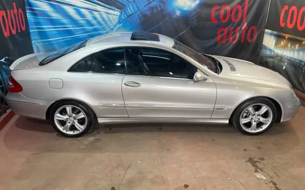 Mercedes-Benz CLK 220 2005 - 10999 EUR, 223000 km - AUTO.MOTO.pt - 223000km - foto 24 de 44