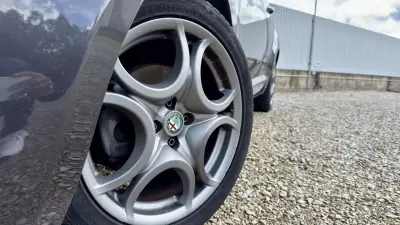 Alfa Romeo MiTo 2015 - 11600 EUR, 146000 km - AUTO.MOTO.pt - 146000km - foto 2 de 40
