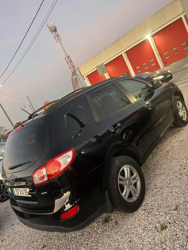 Hyundai Santa Fe 2012 - 12899 EUR, 117000 km - AUTO.MOTO.pt - 117000km - foto 3 de 8