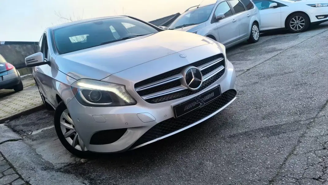 Mercedes-Benz A 180 2014 - 15800 EUR, 180000 km - AUTO.MOTO.pt - 180000km - foto 2 de 23