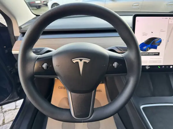 Tesla Model 3 2021 - 26500 EUR, 105000 km - AUTO.MOTO.pt - 105000km - foto 27 de 37