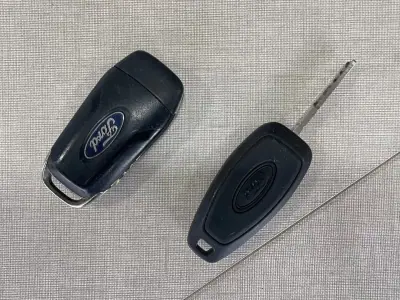 Ford Transit Connect 2021 - 15450 EUR, 114000 km - AUTO.MOTO.pt - 114000km - foto 20 de 26